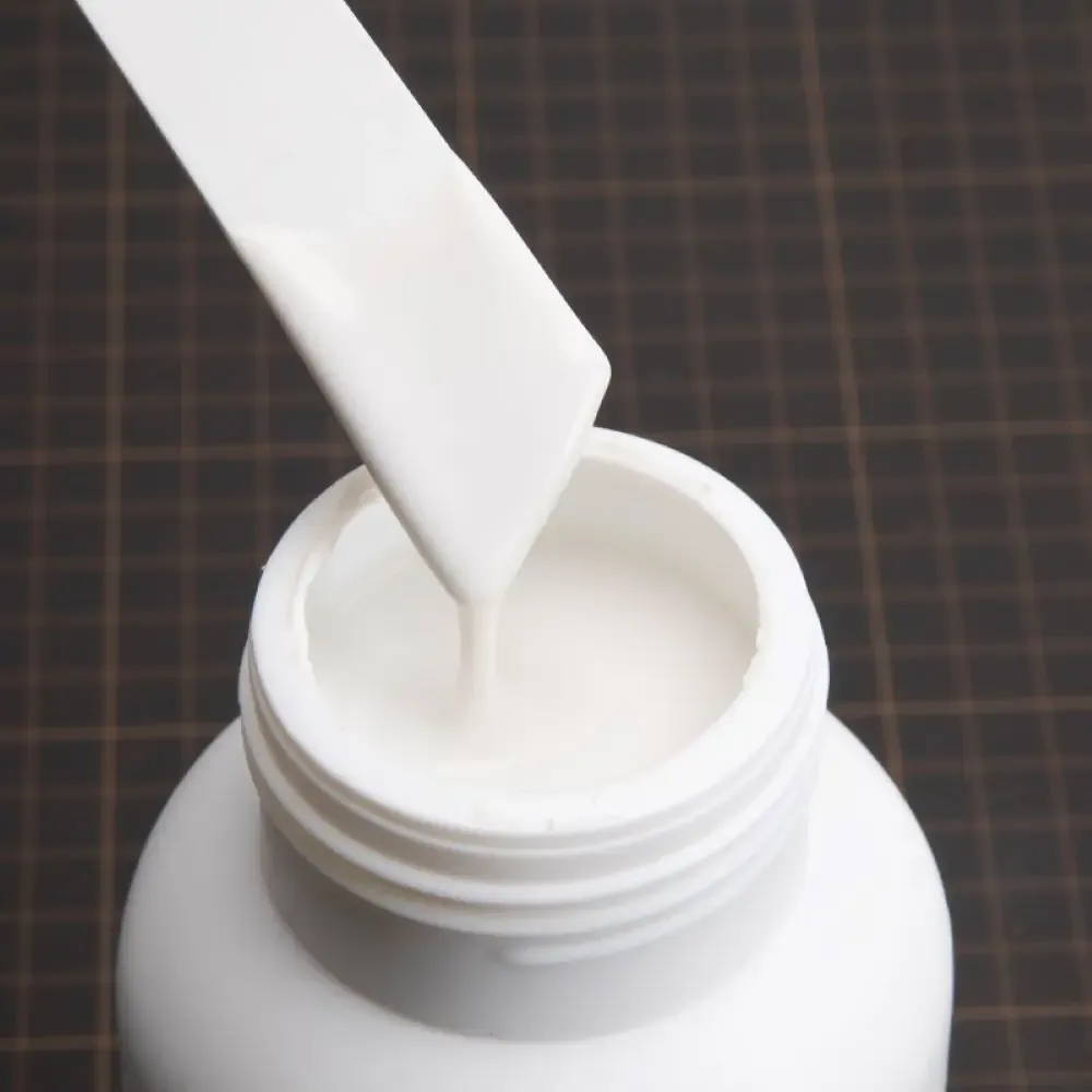 Colle blanche WUTA 100 à 500 ml pour cuir et artisanat