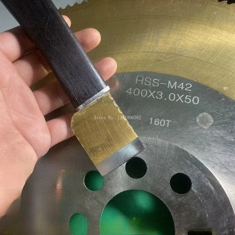 Couteau découpe cuir lame acier rapide manche bois