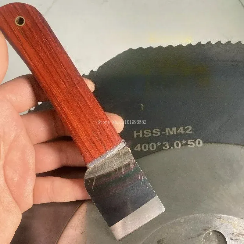 Couteau découpe cuir lame acier rapide manche bois
