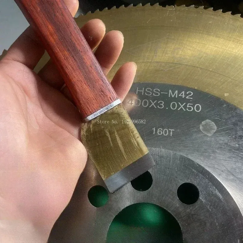 Couteau découpe cuir lame acier rapide manche bois