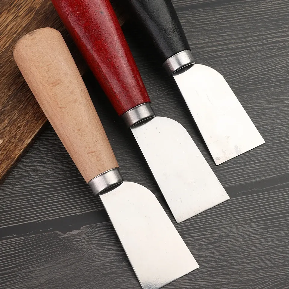 Couteau découpe cuir manche bois