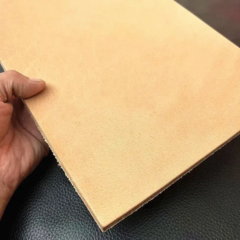 Cuir de buffle tanné végétal 5 mm rigide