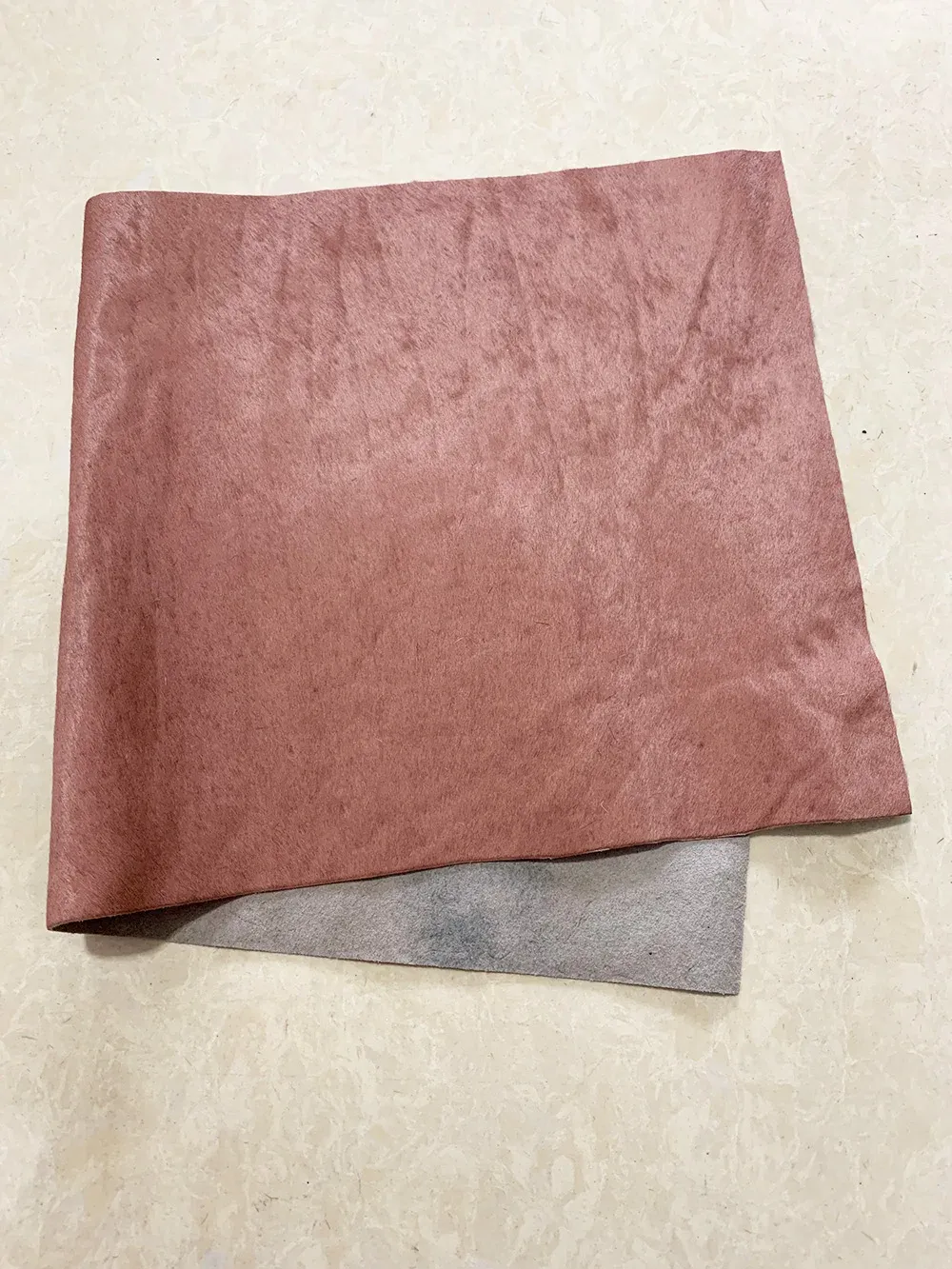Cuir de cheval tanné 30 x 60 cm pour maroquinerie