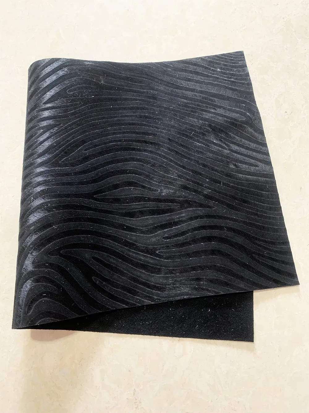 Cuir de cheval tanné 30 x 60 cm pour maroquinerie