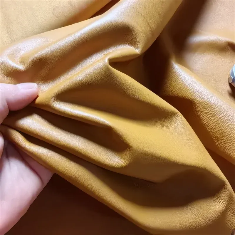Cuir de mouton véritable 0,4 à 0,6 mm pour vêtement