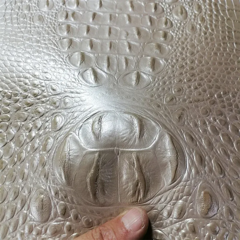 Cuir de vachette crocodile argenté 1,1 mm