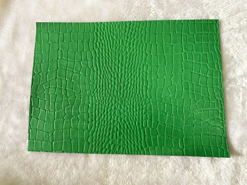 Cuir de vachette motif crocodile 20x30 cm
