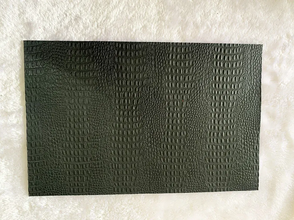 Cuir de vachette motif crocodile 20x30 cm