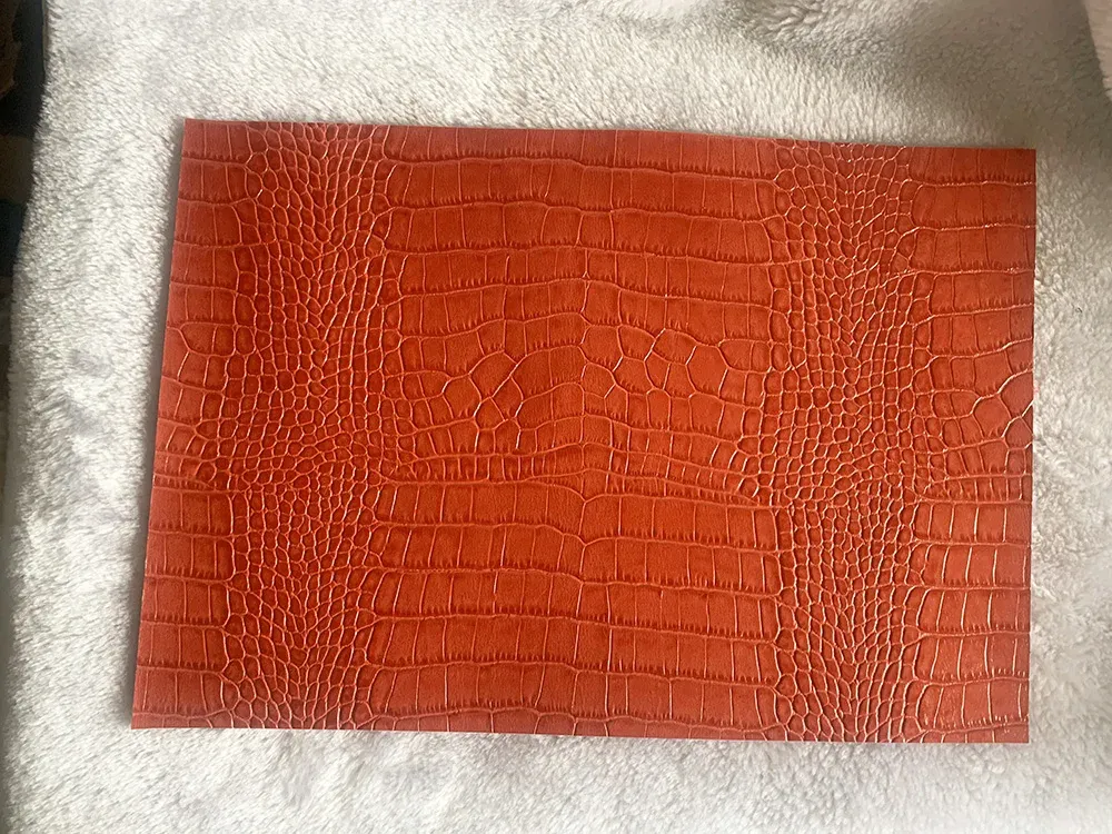 Cuir de vachette motif crocodile 20x30 cm