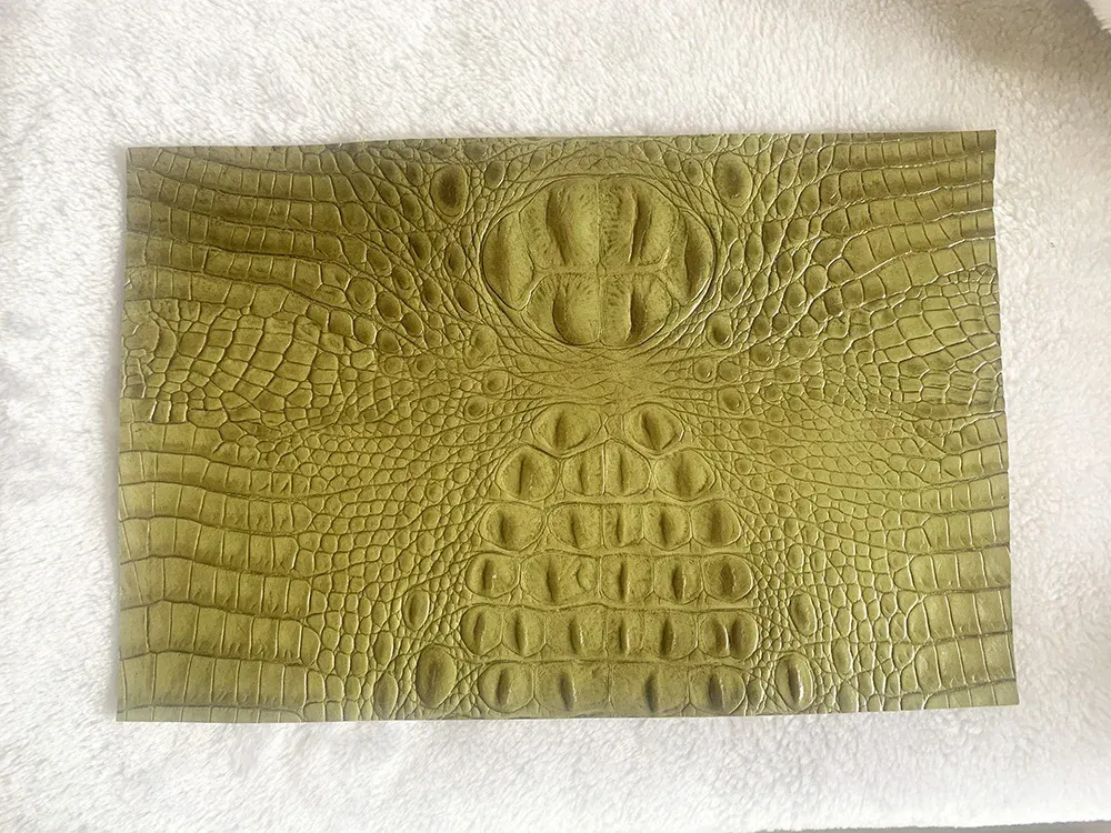 Cuir de vachette motif crocodile 20x30 cm