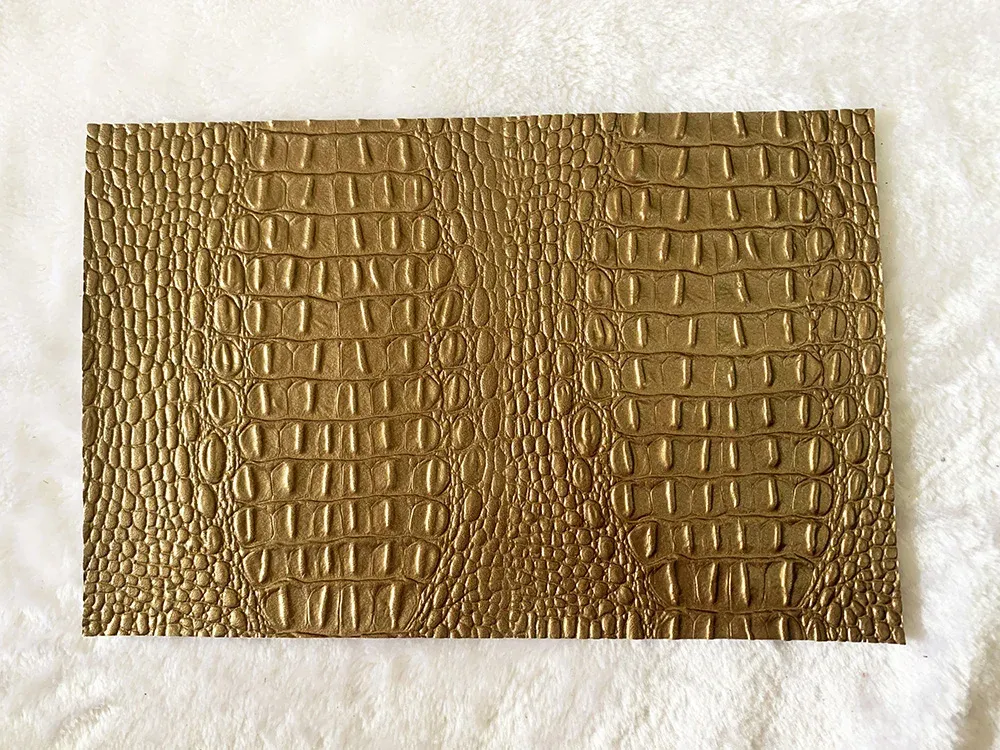 Cuir de vachette motif crocodile 20x30 cm