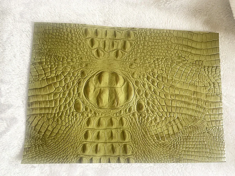 Cuir de vachette motif crocodile 20x30 cm