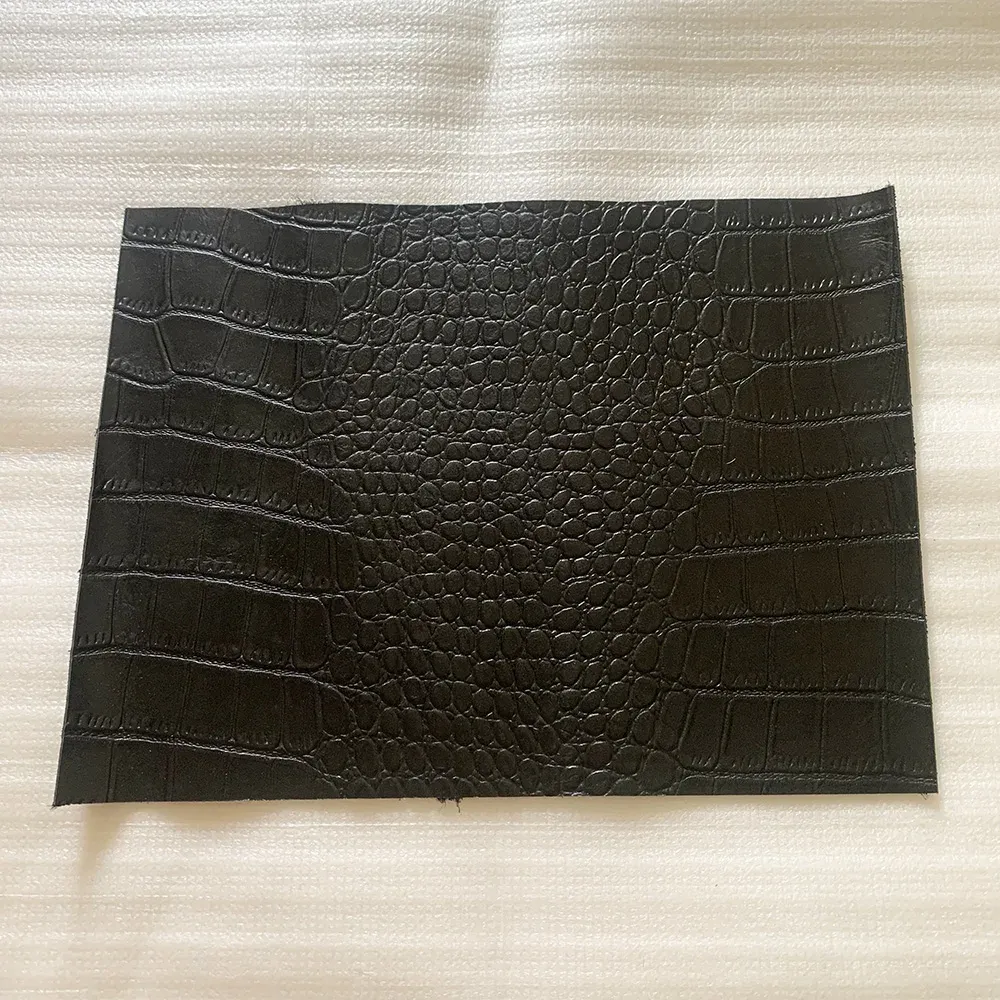 Cuir de vachette motif crocodile 20x30 cm