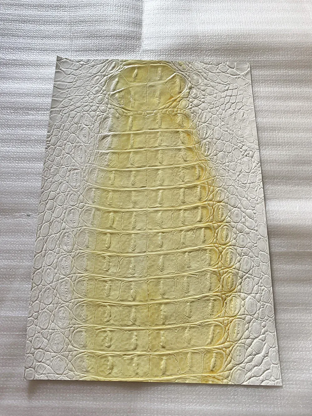 Cuir de vachette motif crocodile 20x30 cm
