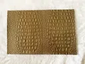 Cuir de vachette motif crocodile 20x30 cm – Couleur EY18
