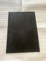 Cuir de vachette motif crocodile 20x30 cm – Couleur EY27
