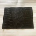 Cuir de vachette motif crocodile 20x30 cm – Couleur EY28
