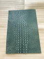 Cuir de vachette motif crocodile 20x30 cm – Couleur EY31