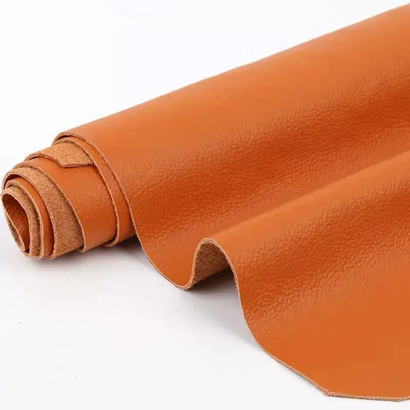 Cuir de vachette souple orange 20 à 60 cm