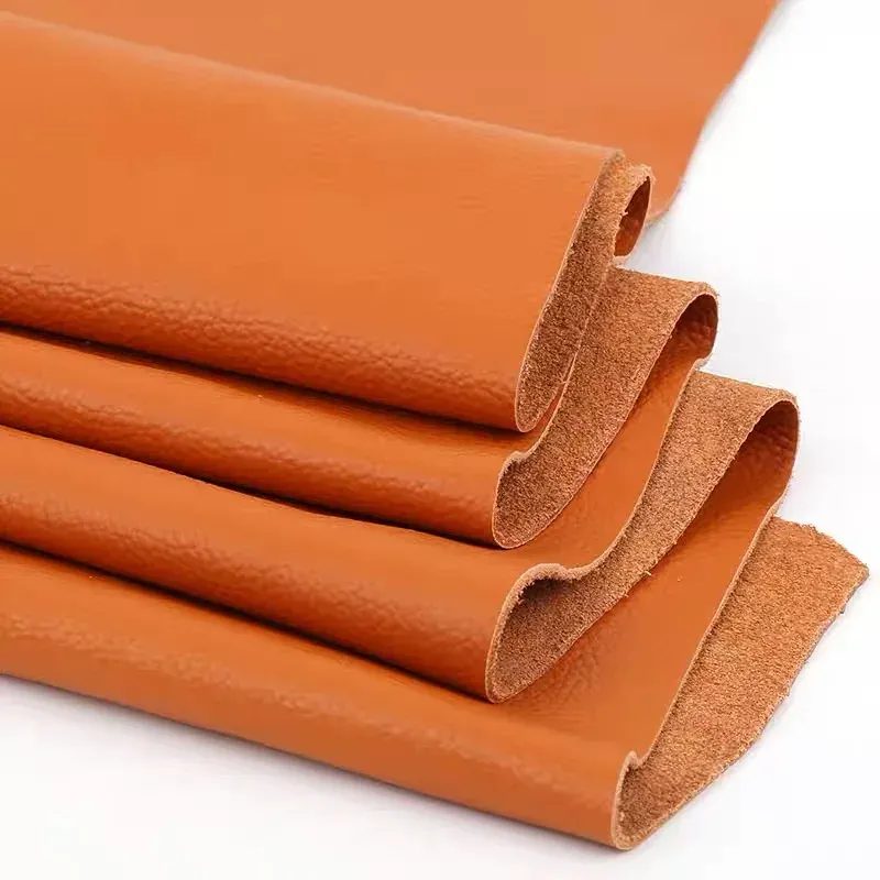 Cuir de vachette souple orange 20 à 60 cm
