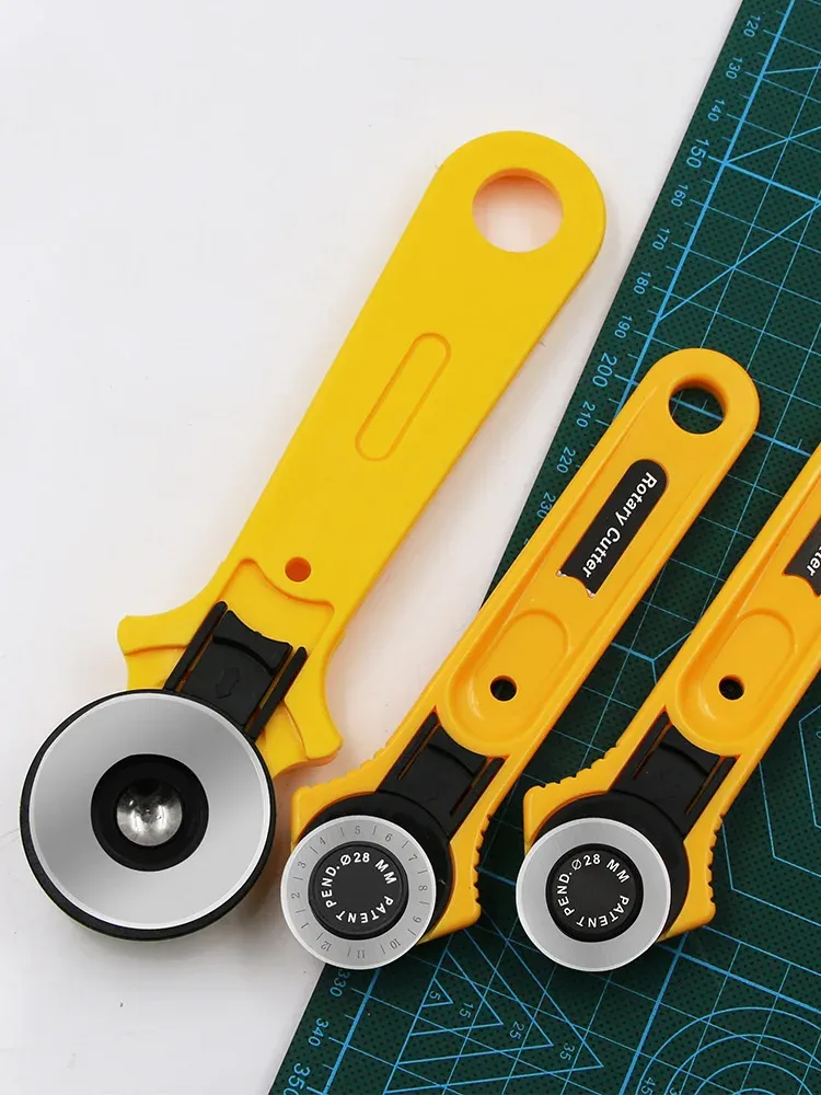 Cutter rotatif 28 à 45 mm pour patchwork et cuir
