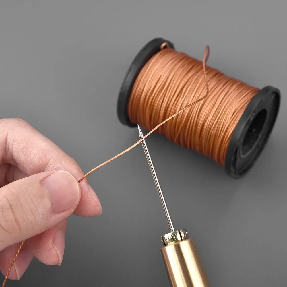 Kit couture cuir avec poinçon, fil ciré et aiguilles
