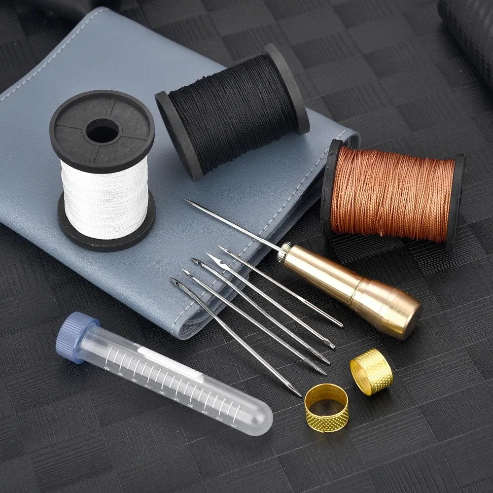Kit couture cuir avec poinçon, fil ciré et aiguilles