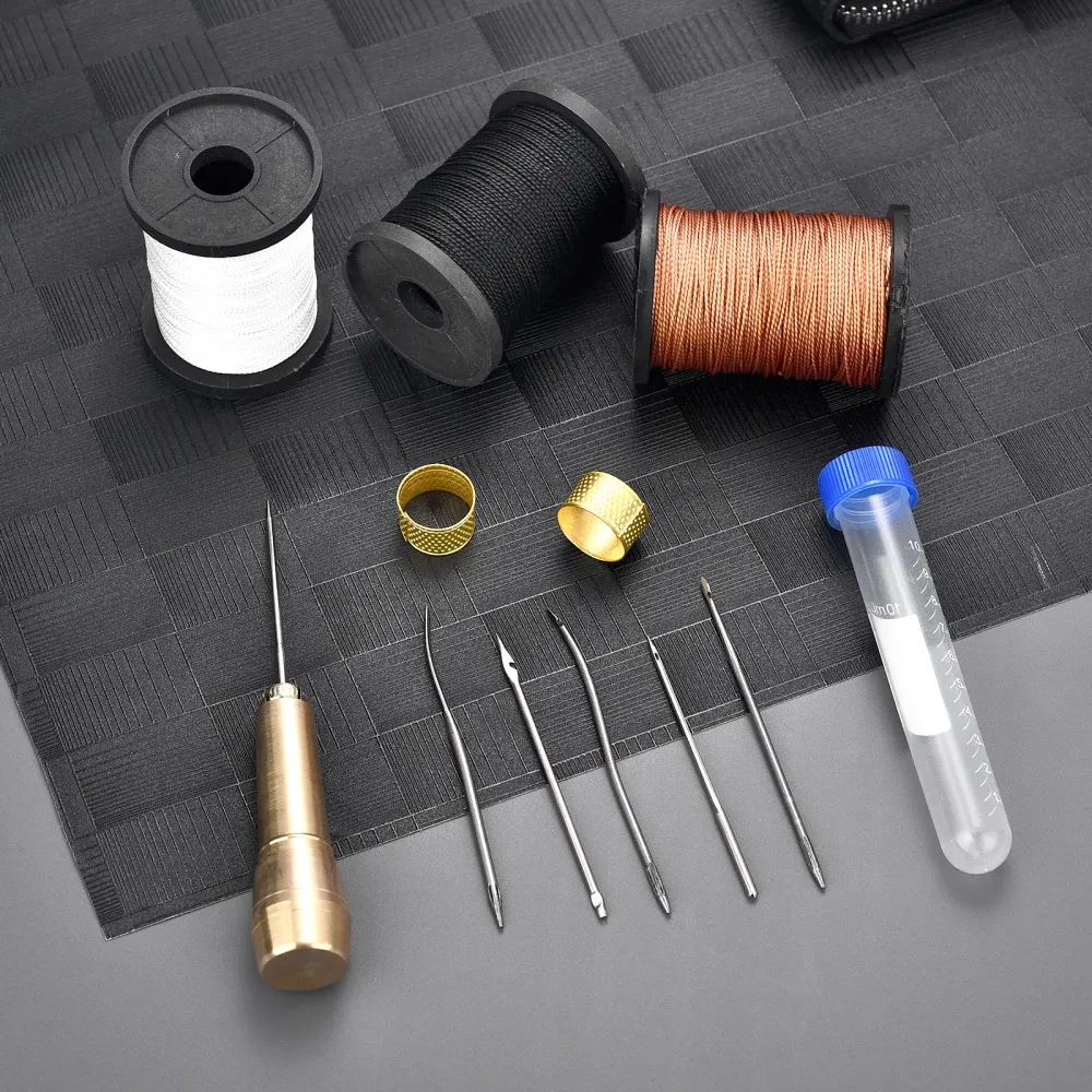 Kit couture cuir avec poinçon, fil ciré et aiguilles