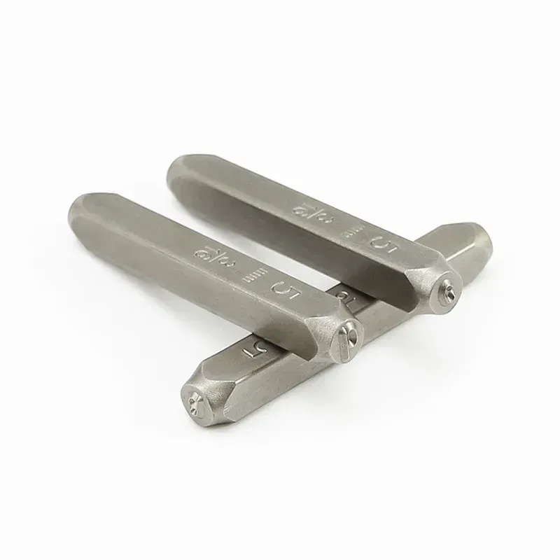 Kit de 27 poinçons alphabet et chiffres pour cuir