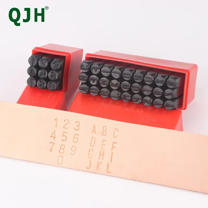 Lot de 36 poinçons alphabet et chiffres 2 à 8 mm