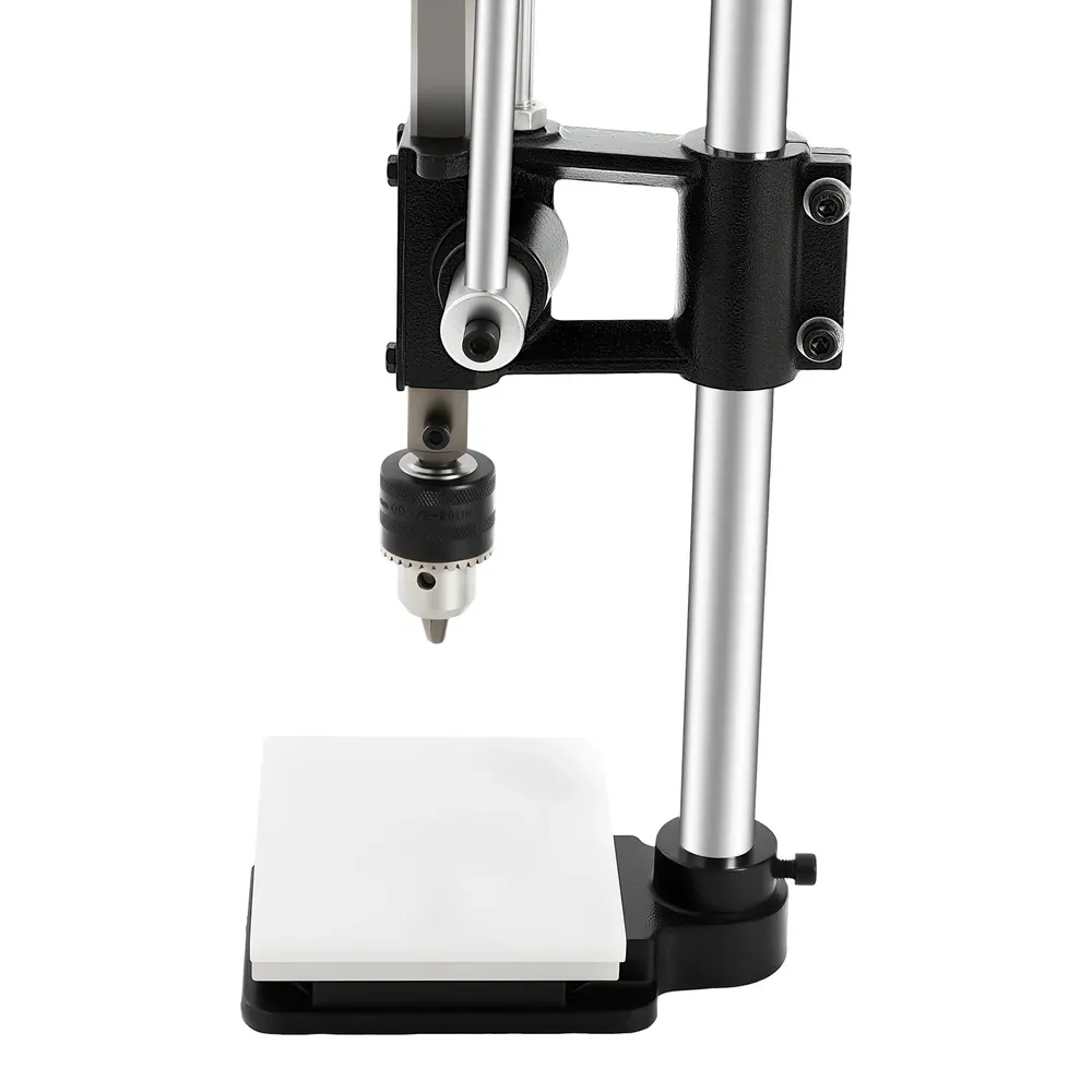 Machine à poinçonner manuelle réglable pour cuir