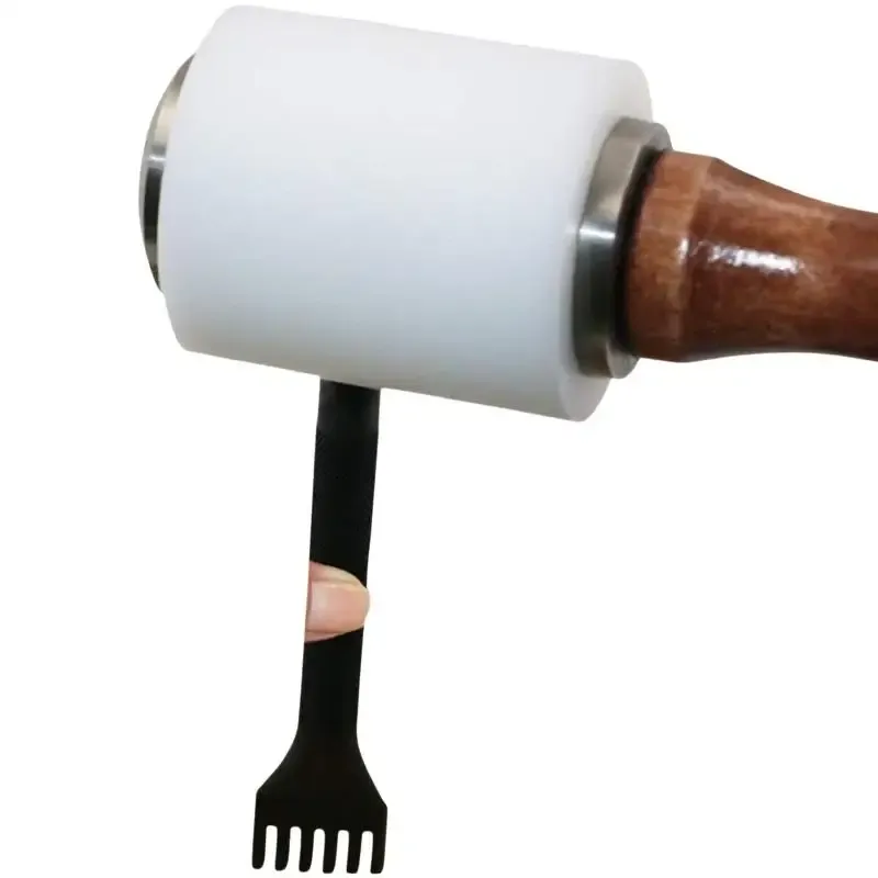 Marteau maroquinerie manche bois pour poinçonnage