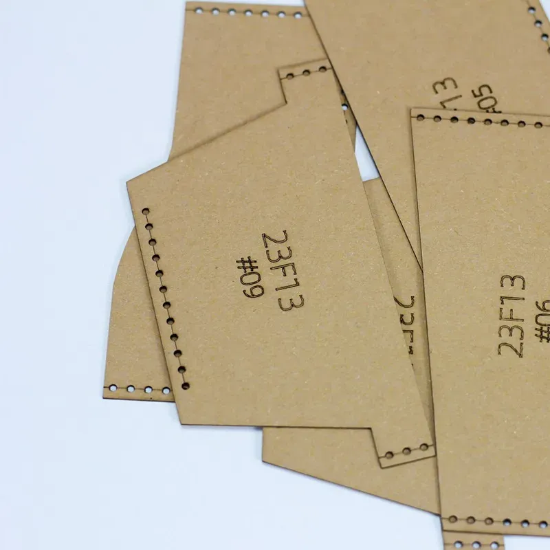 Modèle portefeuille court en papier pour artisanat du cuir