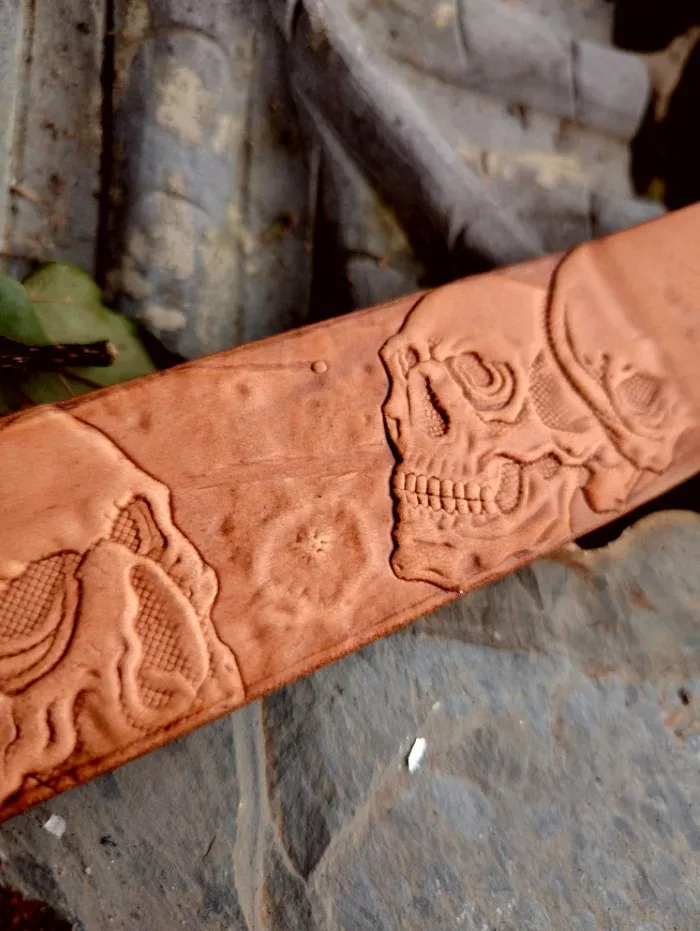 Moule de ceinture à motif crâne pour gaufrage cuir