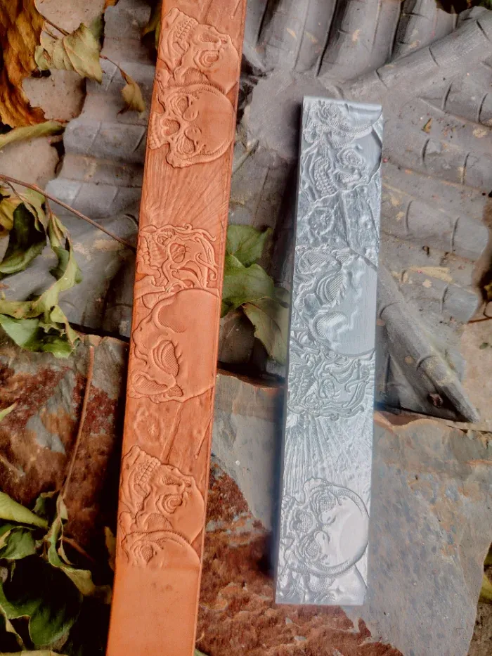 Moule de ceinture à motif crâne pour gaufrage cuir
