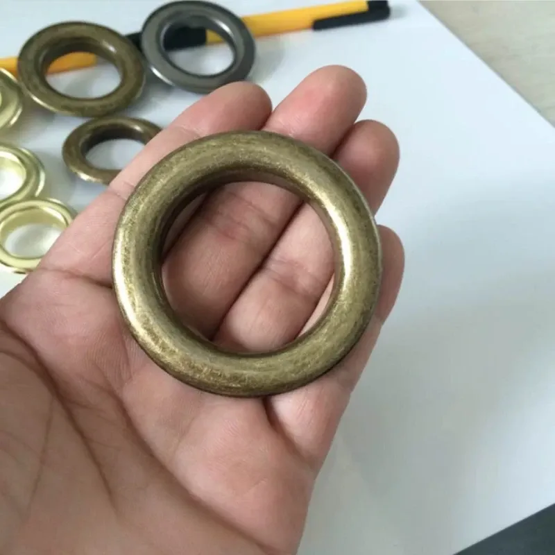 Œillets métalliques 20 à 40 mm pour maroquinerie