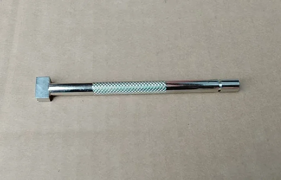 Outils de gravure et d'embossage pour cuir
