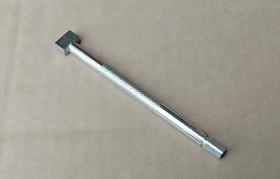 Outils de gravure et d'embossage pour cuir