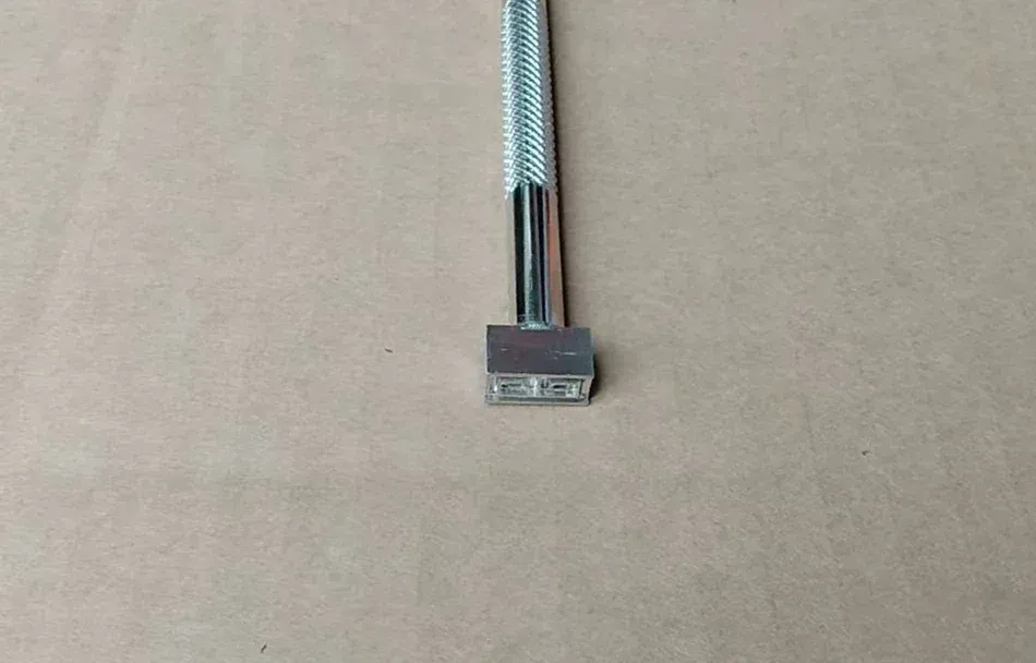 Outils de gravure et d'embossage pour cuir