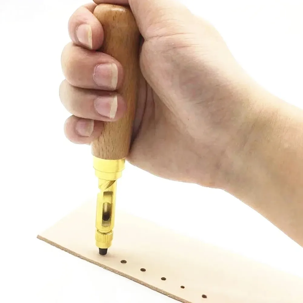 Perforateur automatique rotatif pour cuir et ceintures