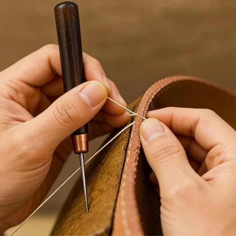 Poinçon couture cuir manche bois pour chaussures et artisanat