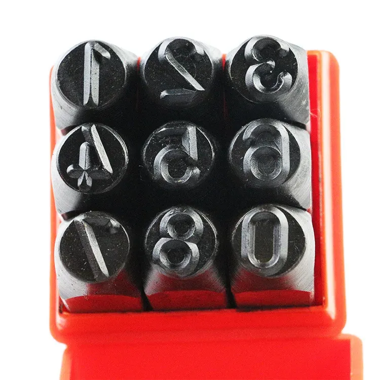 Poinçons alphabet et chiffres 2 à 12,5 mm cuir