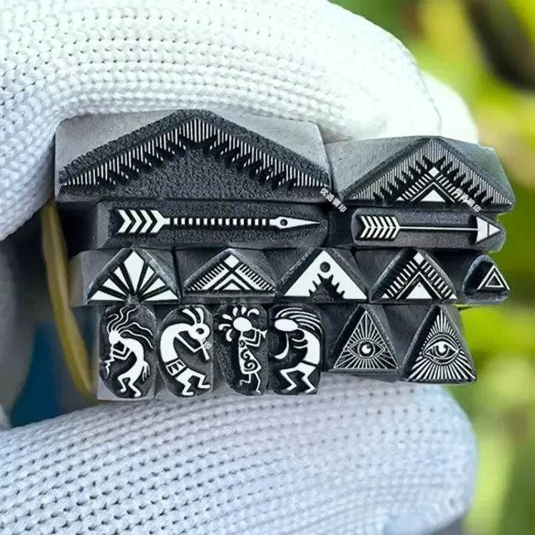 Tampons 3 à 9,5 mm motif Navajo pour cuir