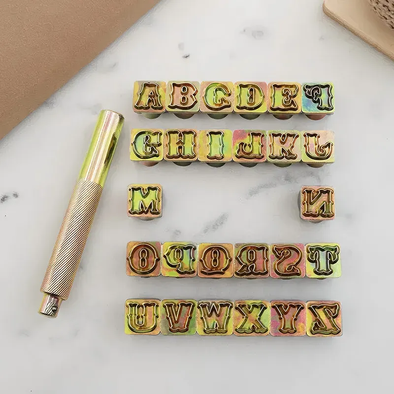 Tampons lettres métal pour gaufrage et marquage cuir