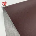 Tissu PU motif litchi 100 à 135 cm pour artisanat – Couleur Red-Brown