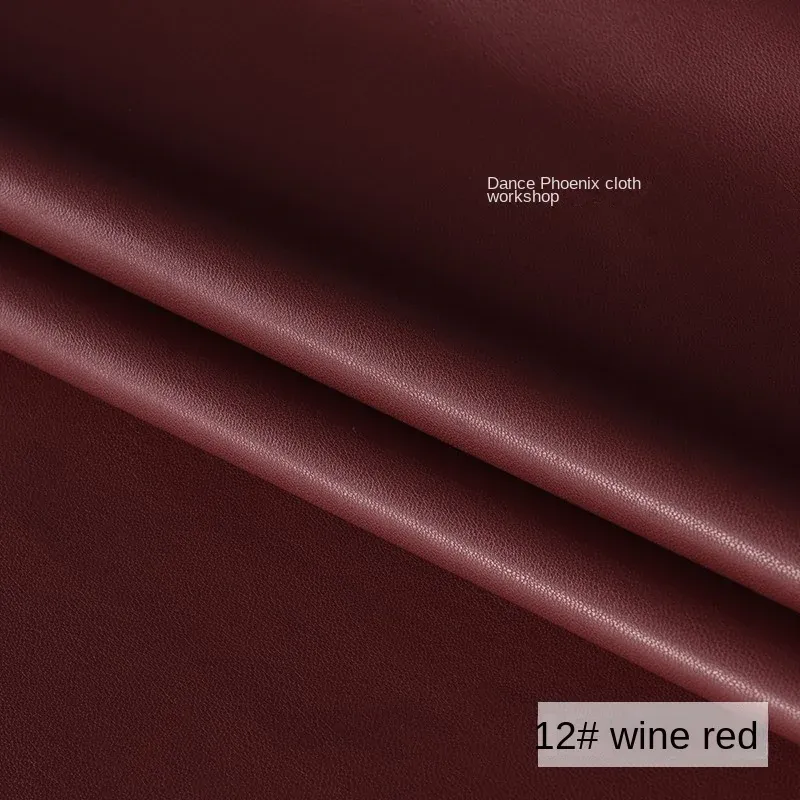 Tissu PU souple rouge vin 100 à 140 cm