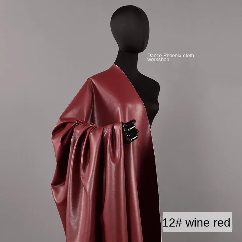 Tissu PU souple rouge vin 100 à 140 cm