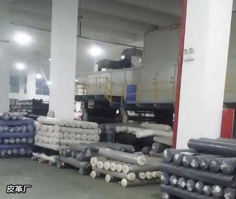 Tissu similicuir PU argenté 50 à 140 cm pour vêtements