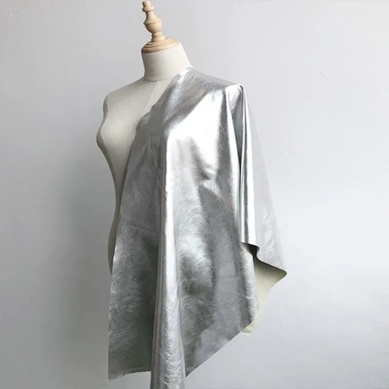 Tissu similicuir PU argenté 50 à 140 cm pour vêtements
