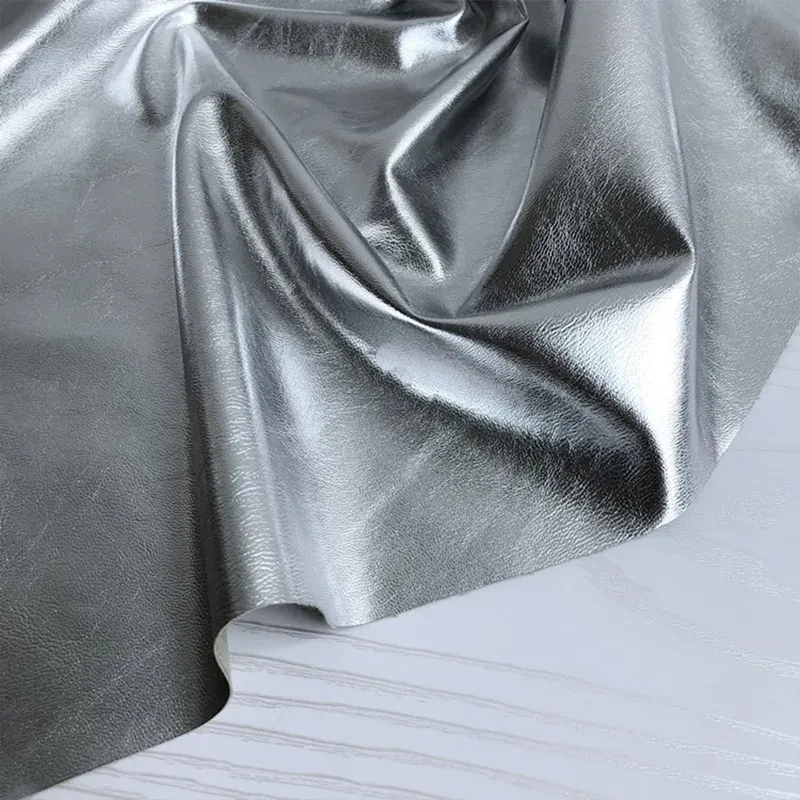 Tissu similicuir PU argenté 50 à 140 cm pour vêtements